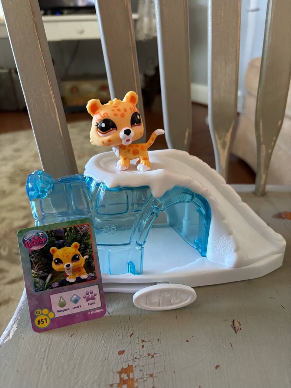 LPS 2002 Yellow Leopard Playset with Blue Igloo Slide - Kids Toys